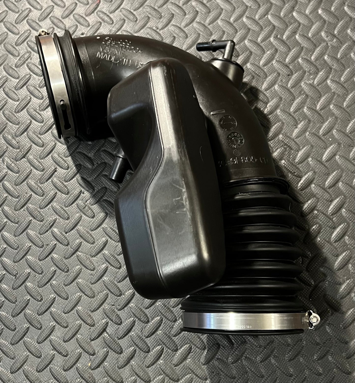 2015-2017 Mustang Air Intake Hose
